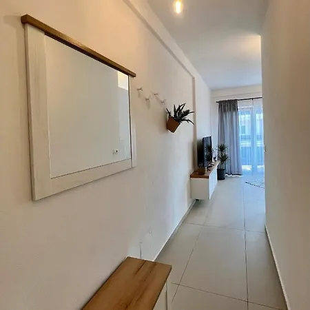 41 Apartamento Velipojë
